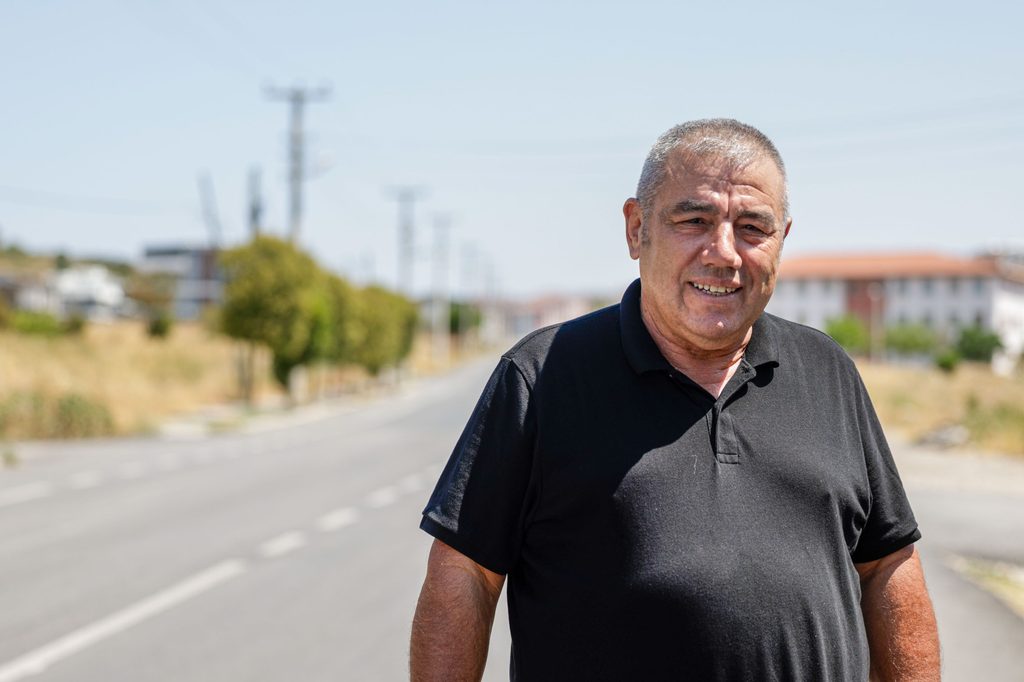 Bergama’da yollar yenileniyor, ulaşım daha güvenli hale geliyor: Tozdan geçilmiyordu; şimdi mükemmel oldu