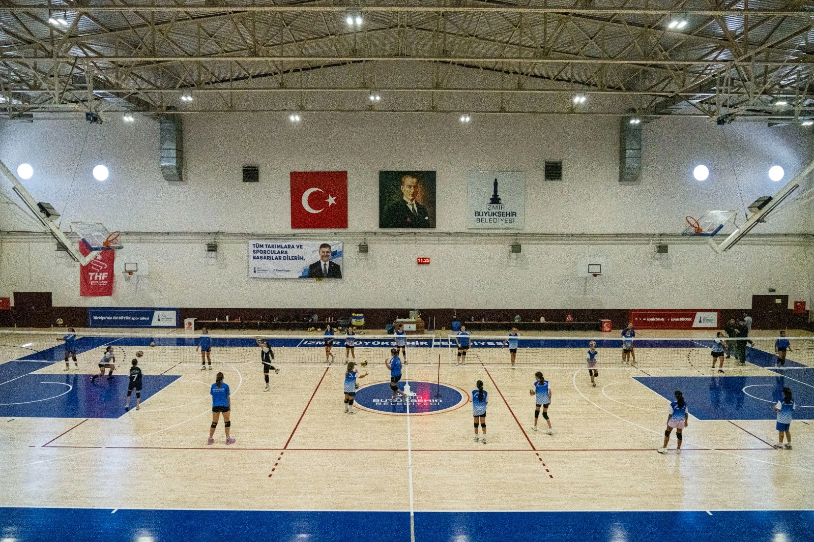 Spor okullarında voleybola yoğun ilgi: Çocukların hayallerini Filenin Sultanları süslüyor