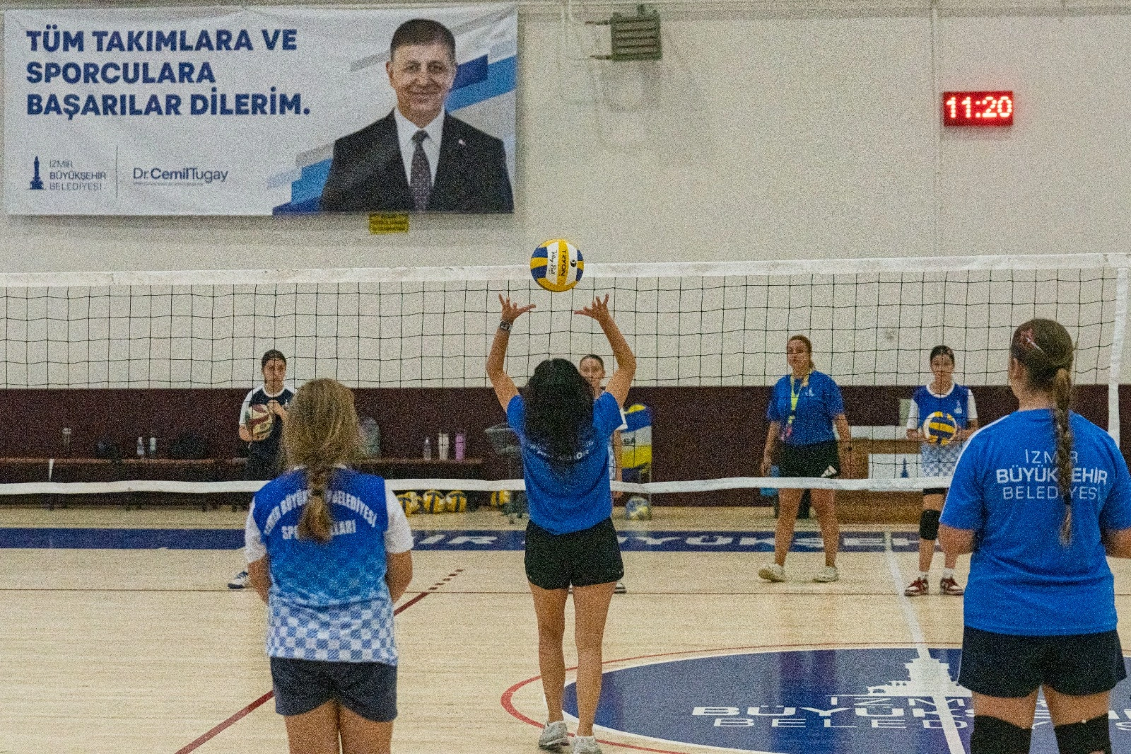 Spor okullarında voleybola yoğun ilgi: Çocukların hayallerini Filenin Sultanları süslüyor