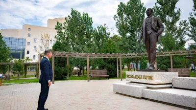 Almatı, Çimkent ve Türkistan hattında kritik masalara oturan İzmir Büyükşehir