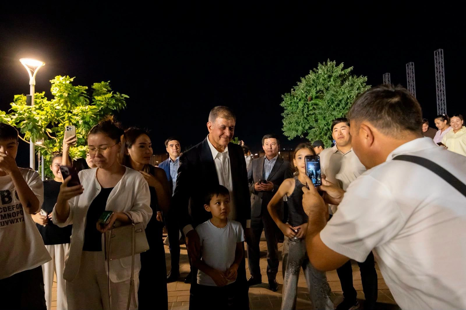 İzmir heyeti ilk direkt uçuşla Kazakistan’a gitti: Başkan Tugay, Kazakistan’da İzmir için yeni iş birliklerinin kapısını araladı