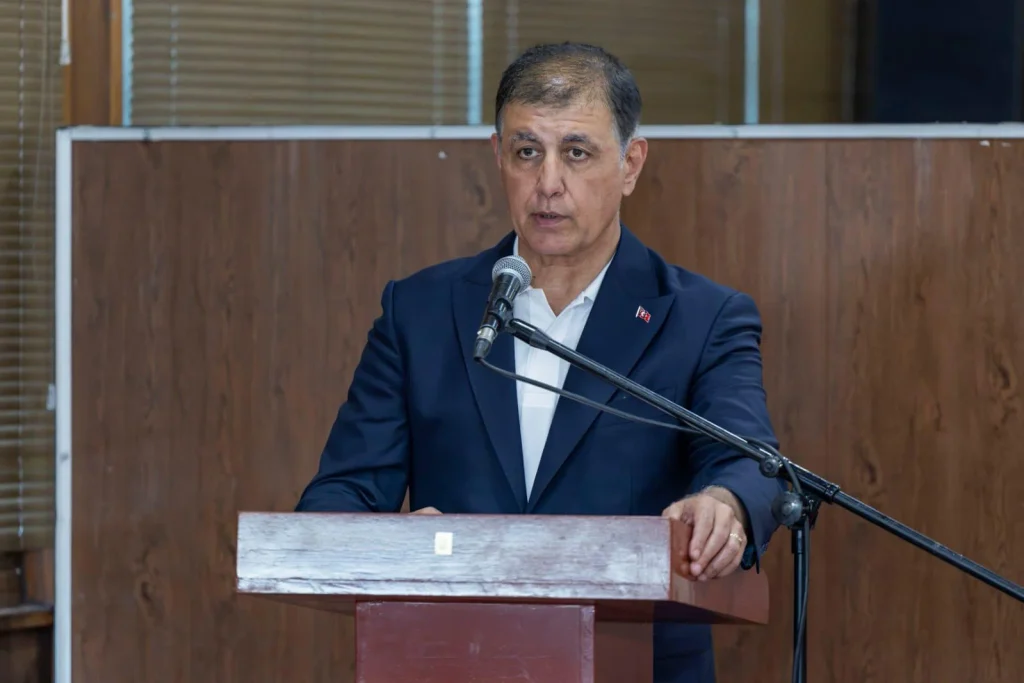 Başkan Tugay, şehit aileleri ve gazilerle buluştu: “Şehit ailelerimiz ve gazilerimiz baş tacımız”