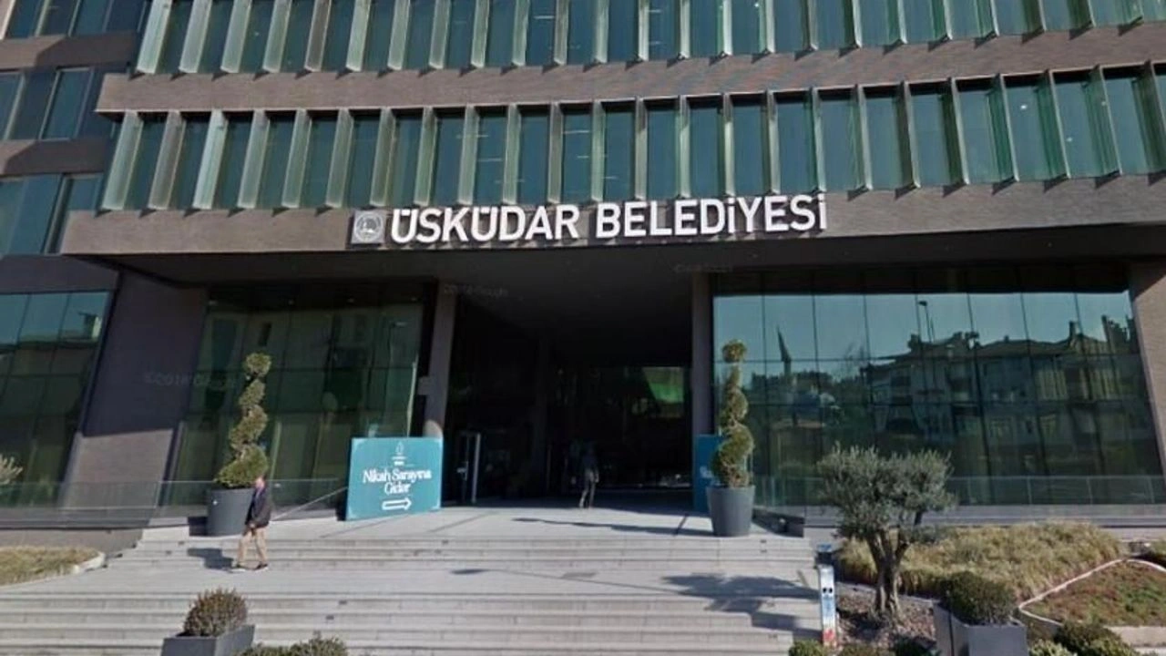 Tutuklanarak görevden uzaklaştırılan Üsküdar Belediye Başkanı Sinem Dedetaş'ın yerine yapılan
