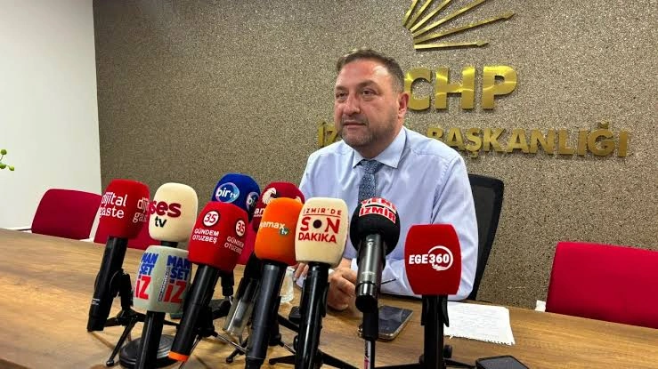 CHP İzmir İl Başkanı Utku Gümrükçü, parti içi istifalarla boşalan
