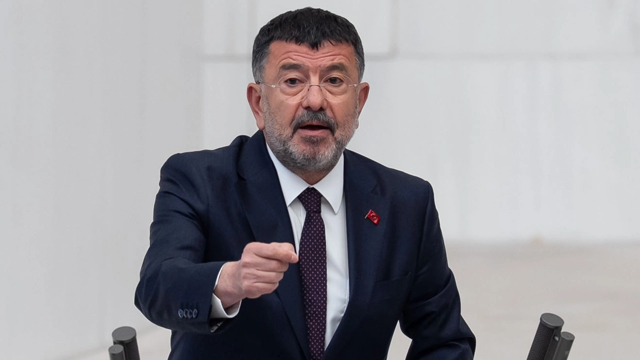 İzmir Büyükşehir Belediyesi’ne yönelik yürütülen "ihaleye fesat karıştırma" soruşturması kapsamında