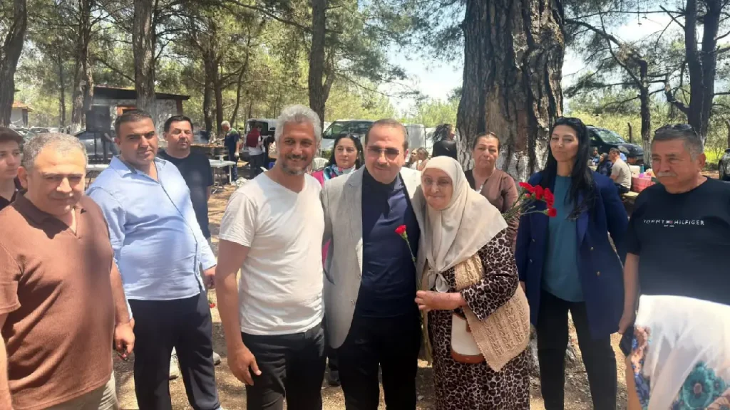 AK Partili Kırkpınar’dan ‘sokak’ yanıtı: "Biz hep sokaklardayız" 1 AK Partili Kırkpınar’dan ‘sokak’ yanıtı: "Biz hep sokaklardayız"