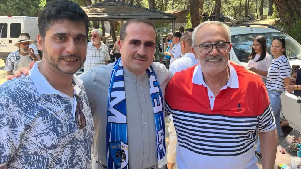 AK Partili Kırkpınar’dan ‘sokak’ yanıtı: "Biz hep sokaklardayız" 2 AK Partili Kırkpınar’dan ‘sokak’ yanıtı: "Biz hep sokaklardayız"