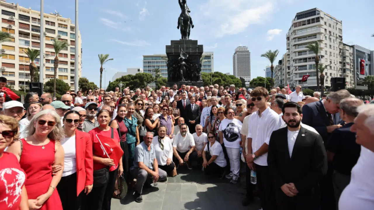 YENİ Parti’den İzmir’de 30 Ağustos mesajı: “Omuz omuza yürüyeceğiz”