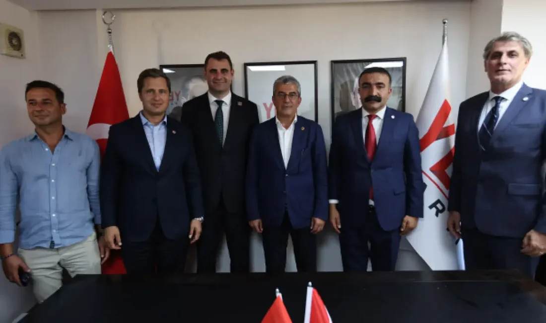 YENİ Parti Çiğli İlçe Başkanlığı binası geniş katılımlı bir törenle