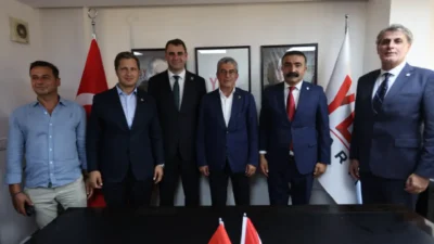 YENİ Parti Çiğli İlçe Başkanlığı binası geniş katılımlı bir törenle