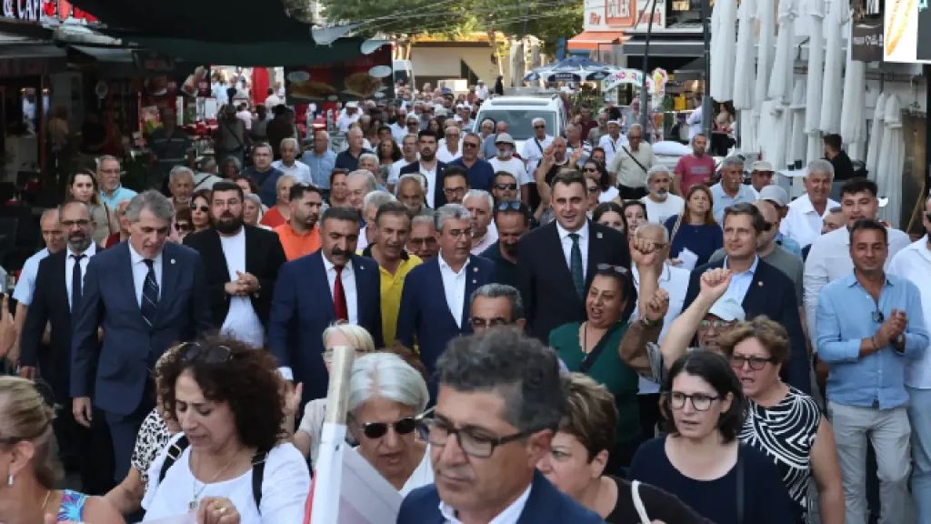 YENİ Parti Çiğli İlçe Başkanlığı açıldı: "Siyaset insan hayatına dokunursa değerlidir"
