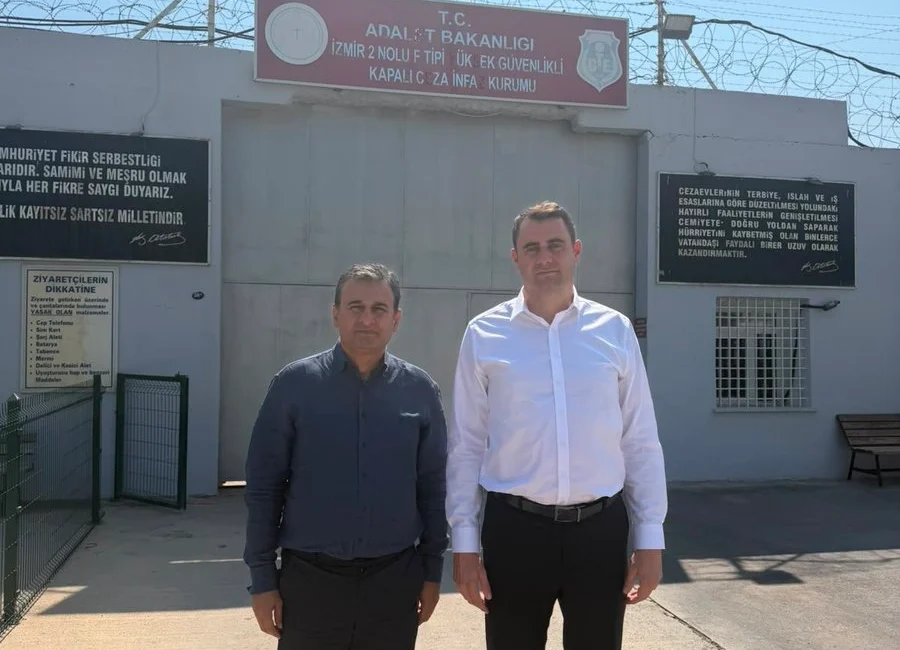 YENİ Parti Kurmayları, Şakran ve Buca cezaevlerinde tutuklu bulunan İzmir