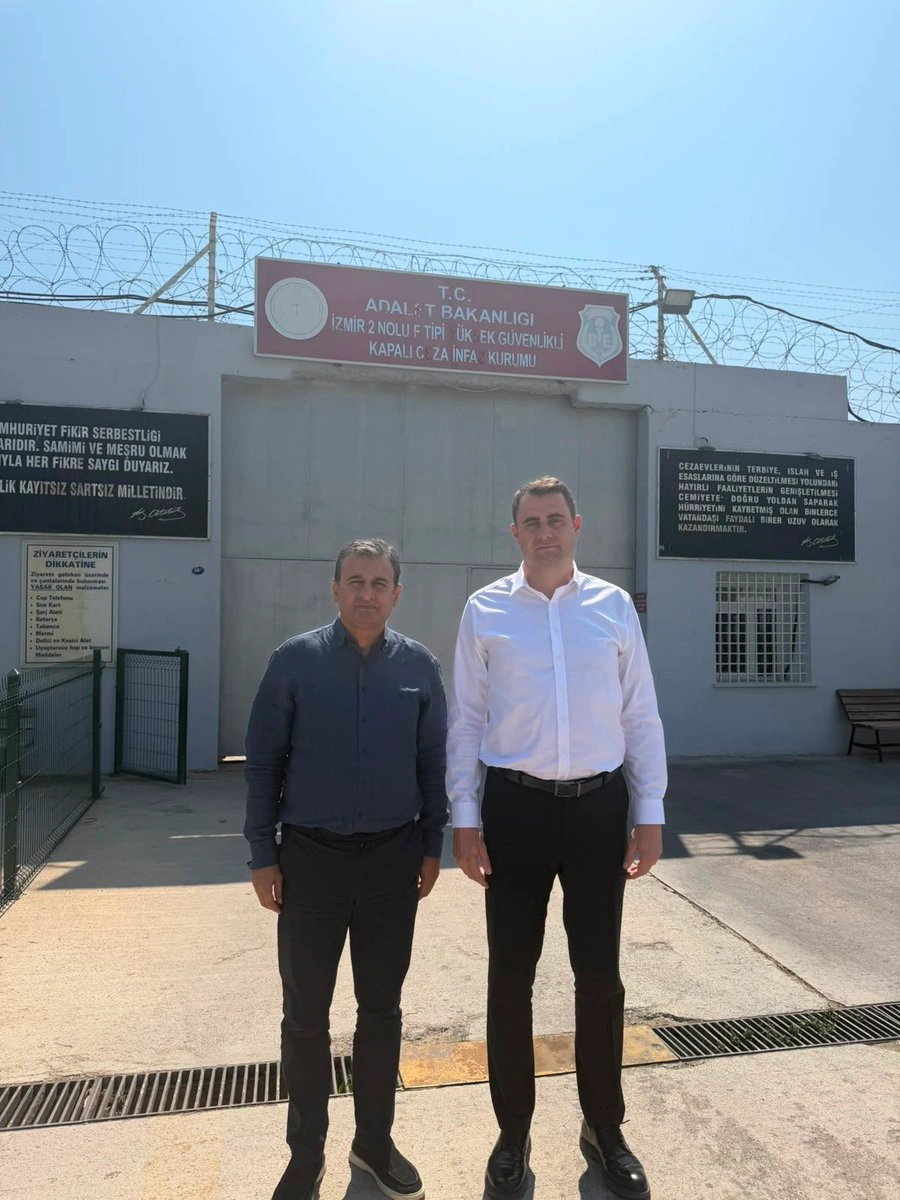 YENİ Parti Kurmayları, Şakran ve Buca cezaevlerinde tutuklu bulunan İzmir