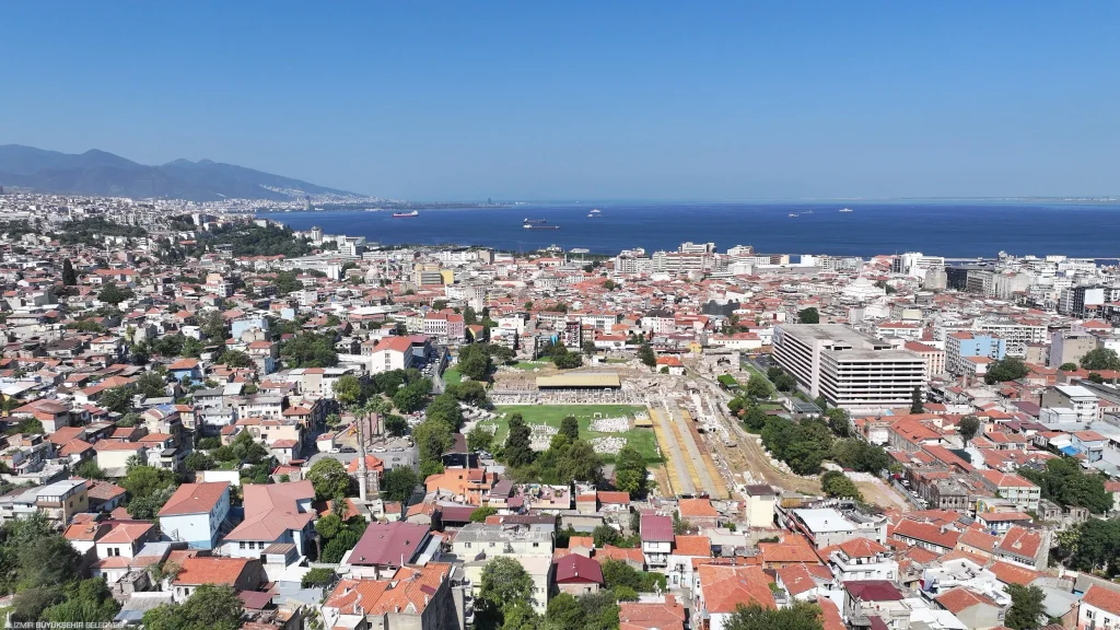 İzmir’in dijital rehberi yenilendi