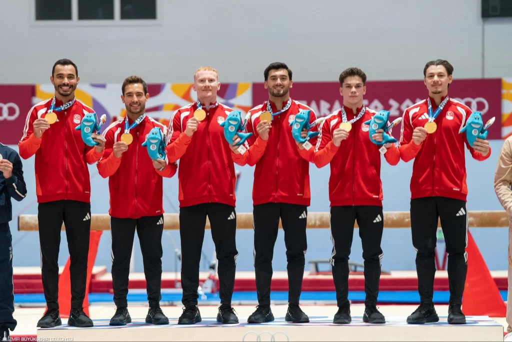 Başkan Tugay, altın madalyalı sporcuyu ağırladı