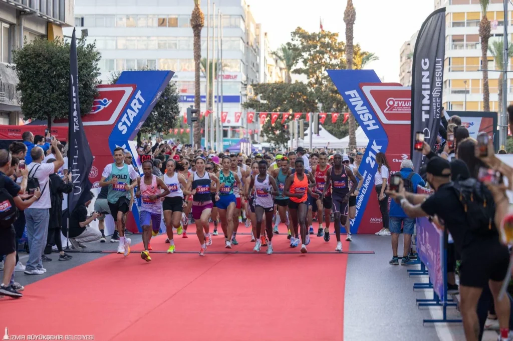 İzmir Yarı Maratonu için geri sayım başladı 9 İzmir Yarı Maratonu için geri sayım başladı