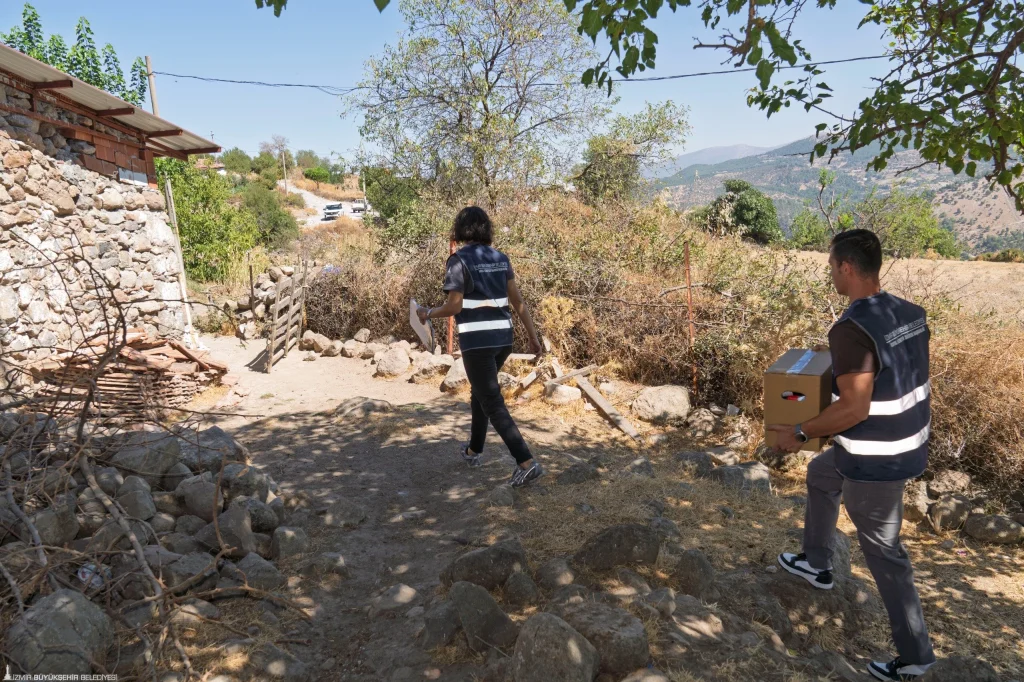 İzmir’de sosyal destek için çalınmadık kapı kalmayacak