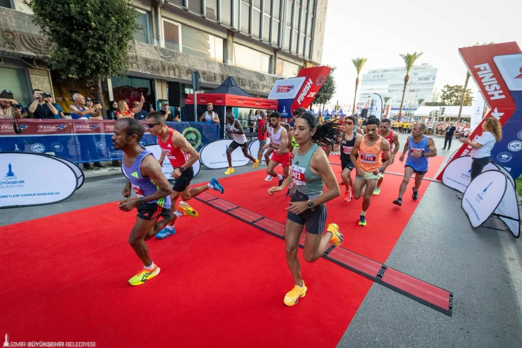 9 Eylül Yarı Maratonu'na katılım rekoru