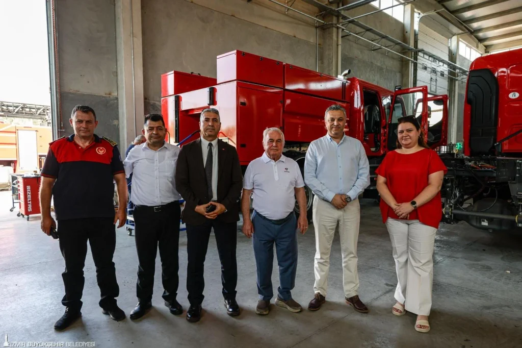 İzmir İtfaiyesi'ne güç katacak 10 yeni arazöz 4 İzmir İtfaiyesi'ne güç katacak 10 yeni arazöz