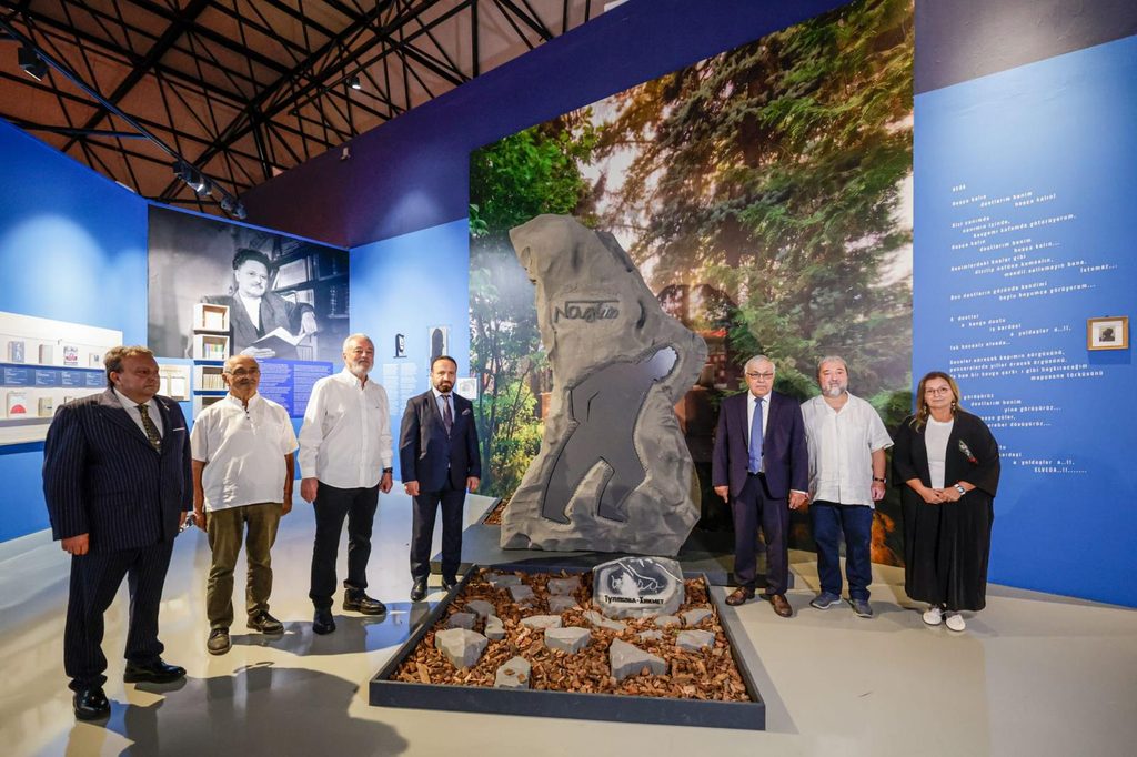 Rus Büyükelçi Nazım Hikmet-Romantika sergisinde