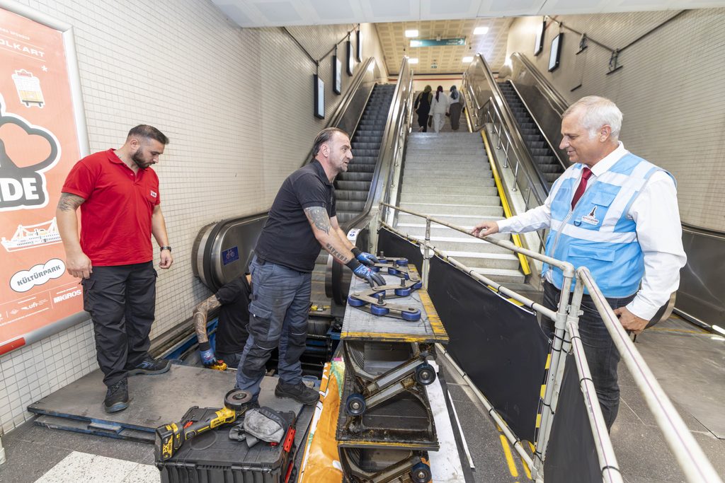 İzmir Metro'da merdiven ve asansörler mercek altında! 10 İzmir Metro'da merdiven ve asansörler mercek altında!