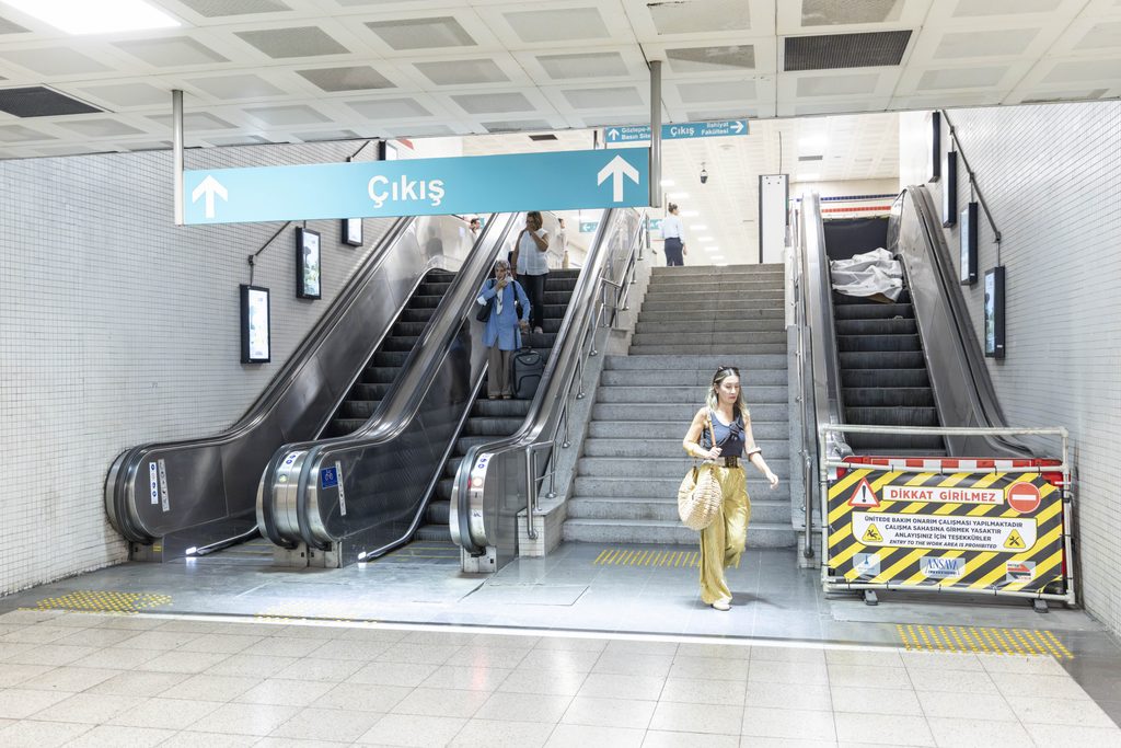 İzmir Metro'da merdiven ve asansörler mercek altında! 1 İzmir Metro'da merdiven ve asansörler mercek altında!