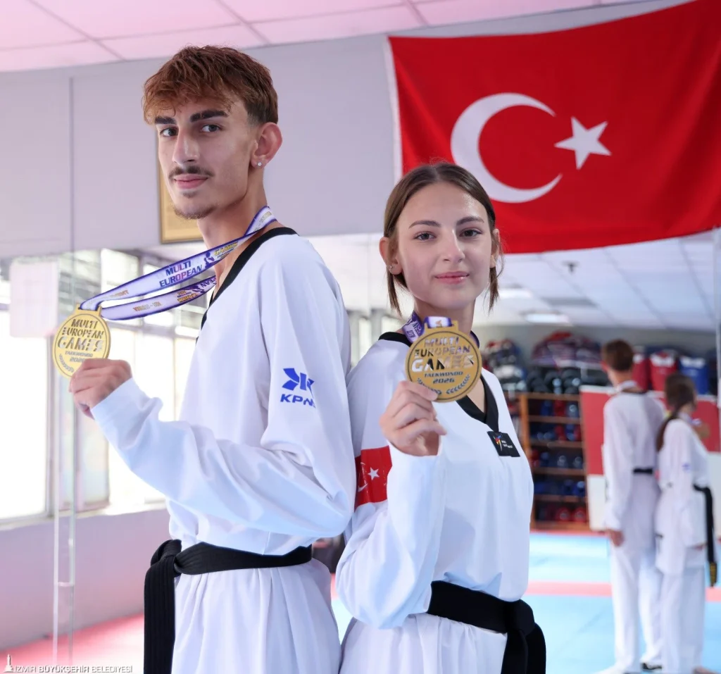 İzmir'in "Altın Kardeşler"inden Sırbistan'da çifte zafer