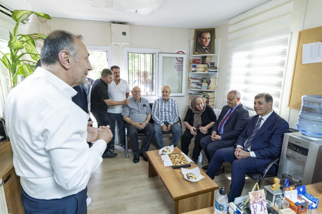 Başkan Tugay'dan Buca'da mahalle turu 5 Başkan Tugay'dan Buca'da mahalle turu