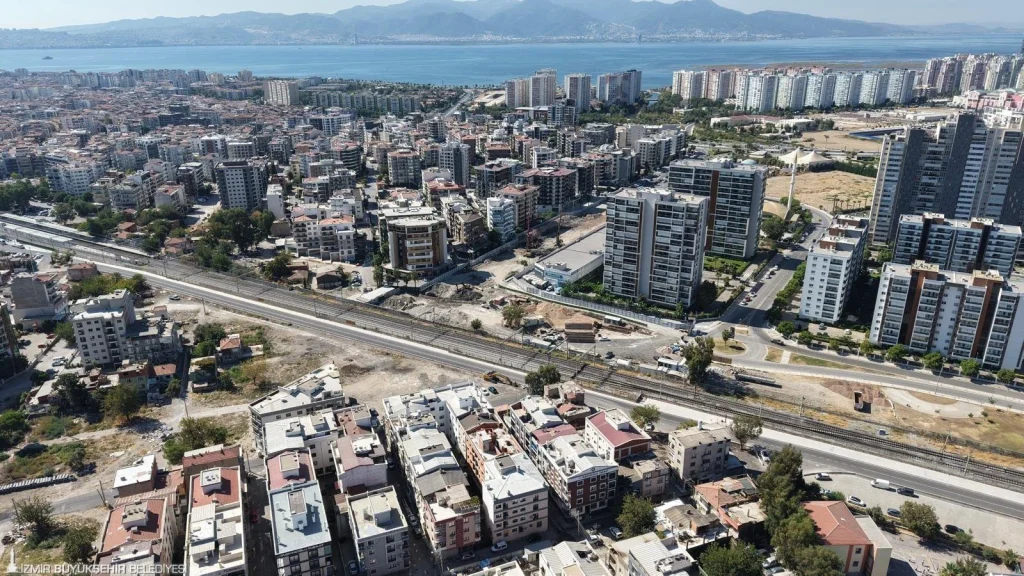 Şemikler Taşıt Üst Geçidi hızla ilerliyor