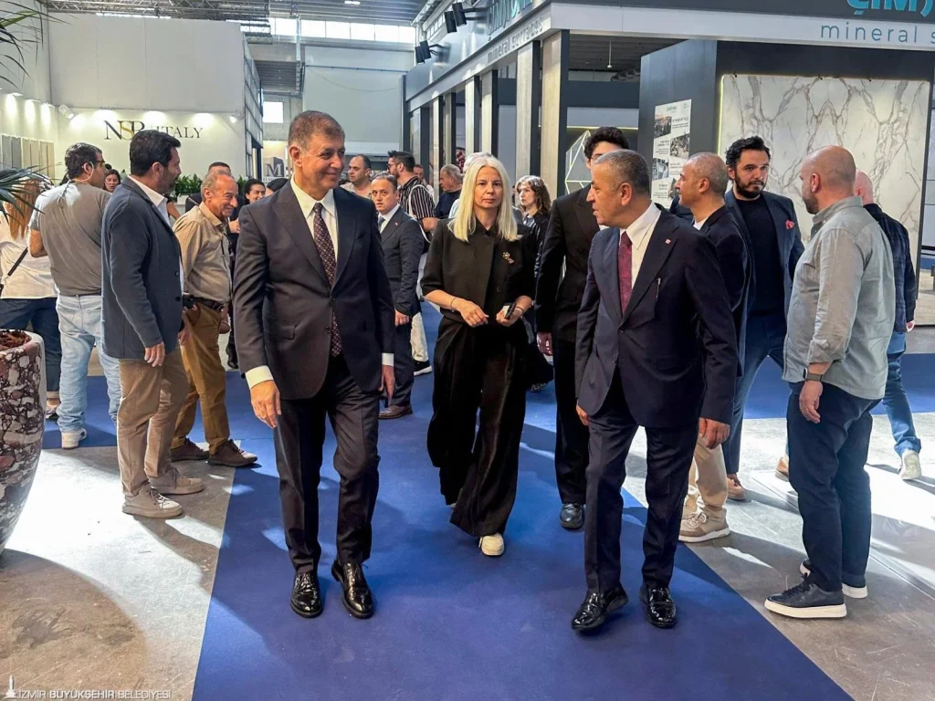 Başkan Tugay İtalya'da küresel mermer zirvesinde: Marble İzmir için sektör temsilcileriyle buluştu