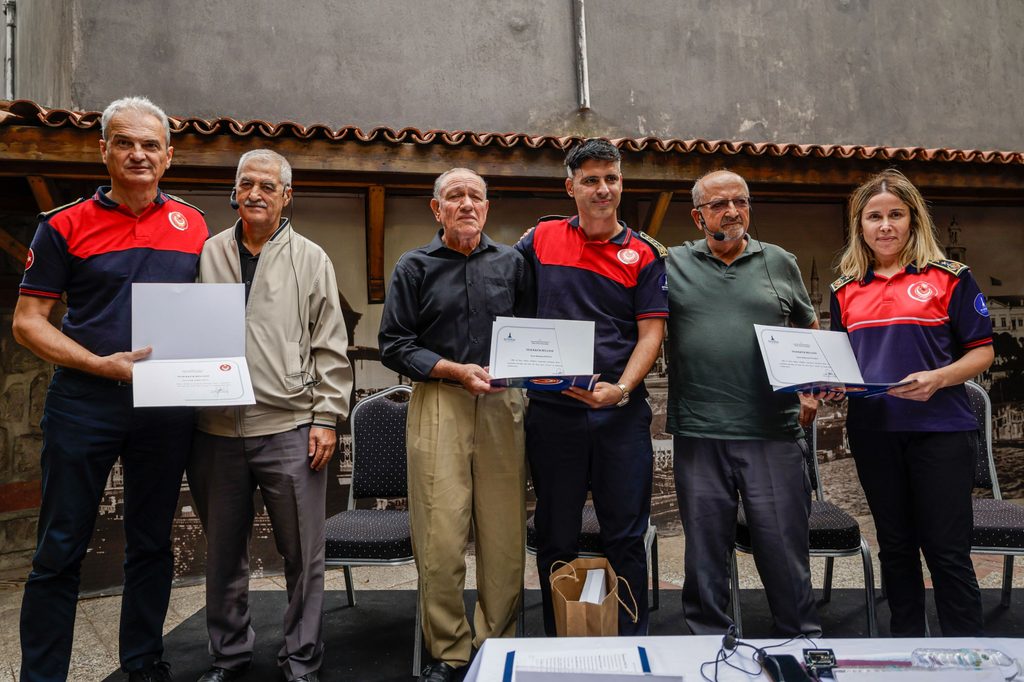 İzmir İtfaiyesi’nde duygu dolu nesil buluşması!