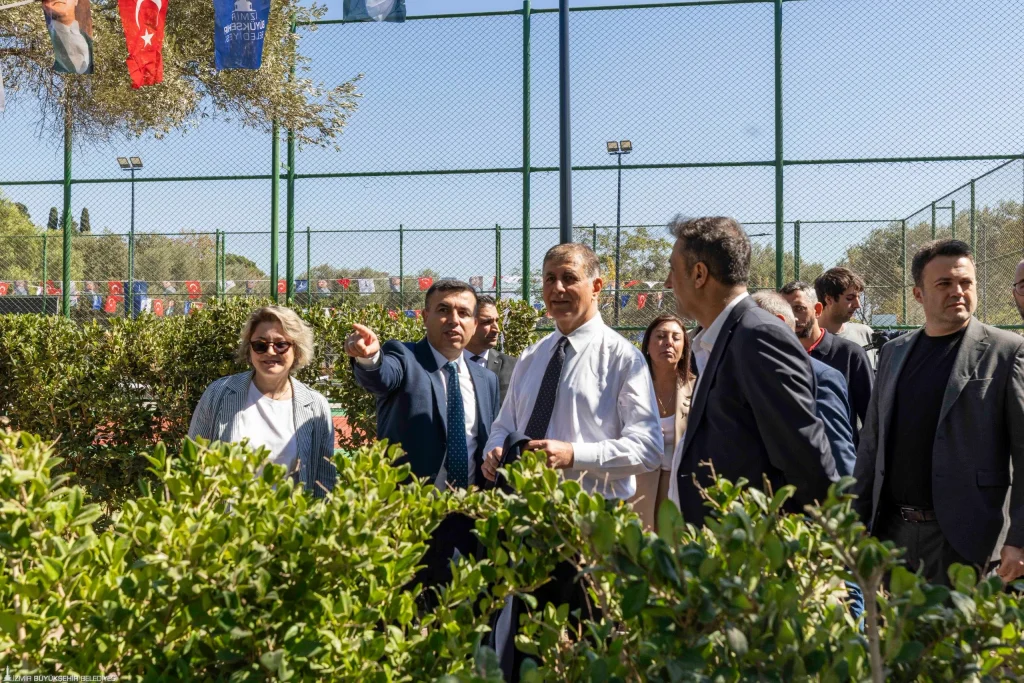 Buca’nın yeni yaşam alanı kapılarını açtı: Buca Halk Parkı hizmete girdi! 2 Buca’nın yeni yaşam alanı kapılarını açtı: Buca Halk Parkı hizmete girdi!