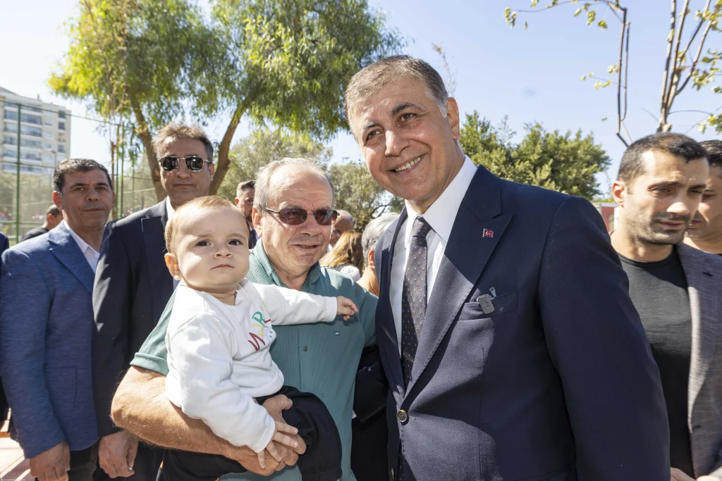 Buca’nın yeni yaşam alanı kapılarını açtı: Buca Halk Parkı hizmete girdi! 11 Buca’nın yeni yaşam alanı kapılarını açtı: Buca Halk Parkı hizmete girdi!