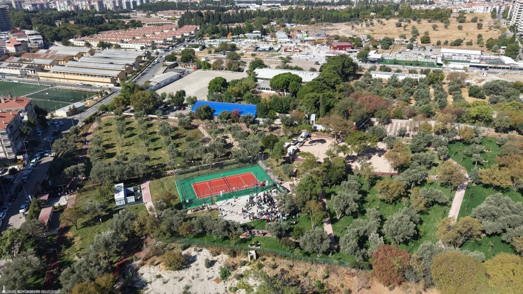 Buca’nın yeni yaşam alanı kapılarını açtı: Buca Halk Parkı hizmete girdi! 16 Buca’nın yeni yaşam alanı kapılarını açtı: Buca Halk Parkı hizmete girdi!