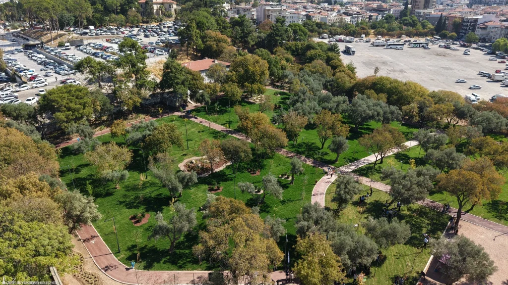 Buca’nın yeni yaşam alanı kapılarını açtı: Buca Halk Parkı hizmete girdi! 15 Buca’nın yeni yaşam alanı kapılarını açtı: Buca Halk Parkı hizmete girdi!