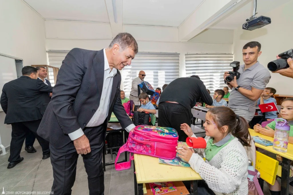 Kızıloba İlkokulu yenilendi, çocuklar bayram etti