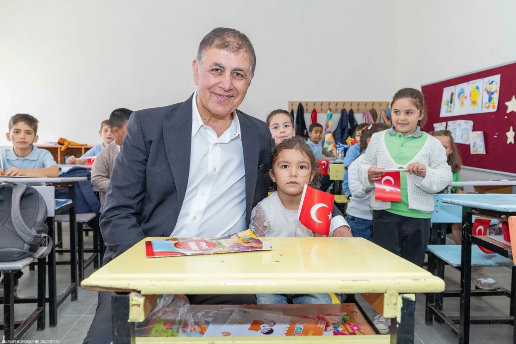 Kızıloba İlkokulu yenilendi, çocuklar bayram etti
