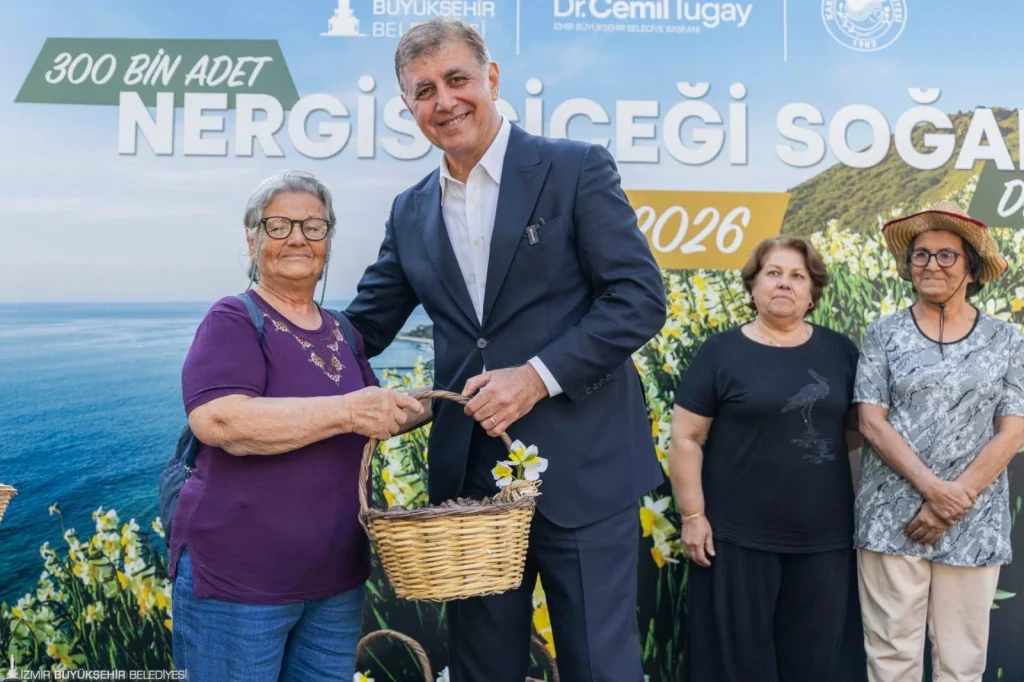 Karaburun’un nergis üretimine büyük destek: 300 bin soğan toprakla buluşuyor!