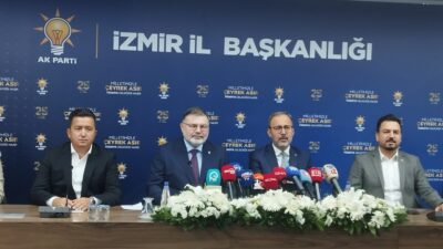 AK Parti İzmir İl Başkanlığı'nda düzenlenen gençlik, üniversite ve öğrenci