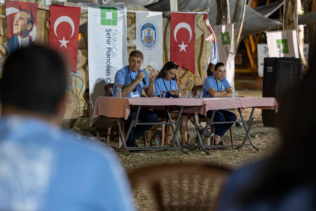 Başkan Tugay geleceğin şehir plancılarıyla buluştu 1 Başkan Tugay geleceğin şehir plancılarıyla buluştu