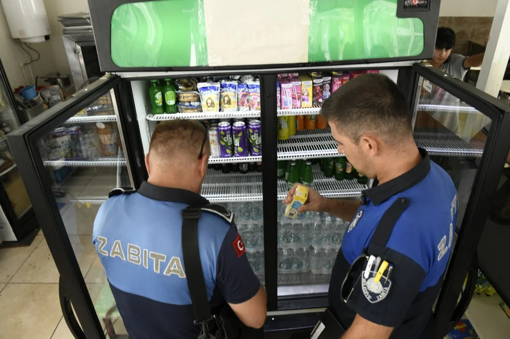 Çiğli’de okul kantinlerine sıkı denetim