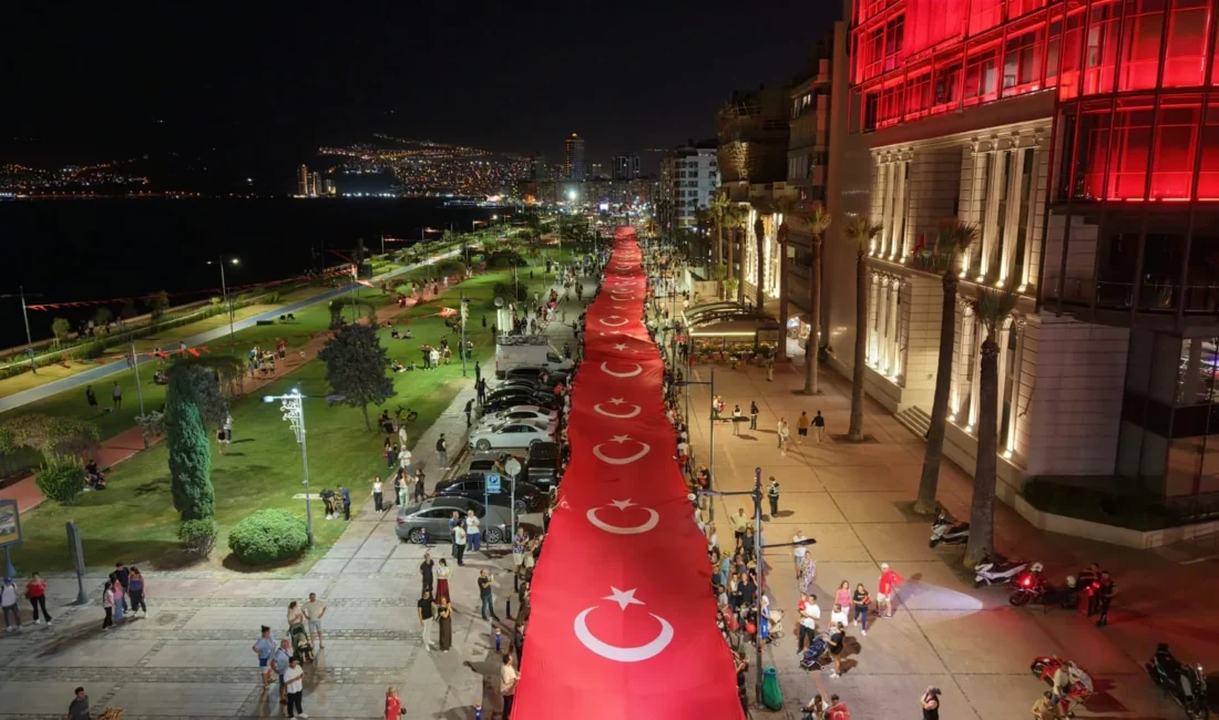 İzmir'in kurtuluşunun 104’üncü yıl dönümü, gün boyu etkinliklerle kutlandı. 9