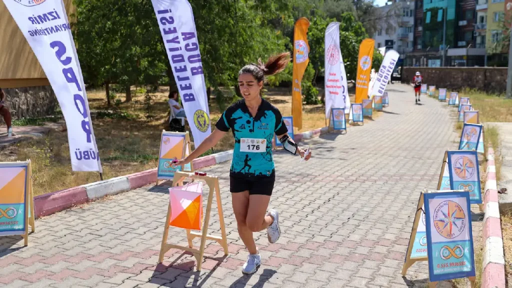 Buca’da oryantiring rüzgarı esti: İzmir’in kurtuluşu sporla taçlandı