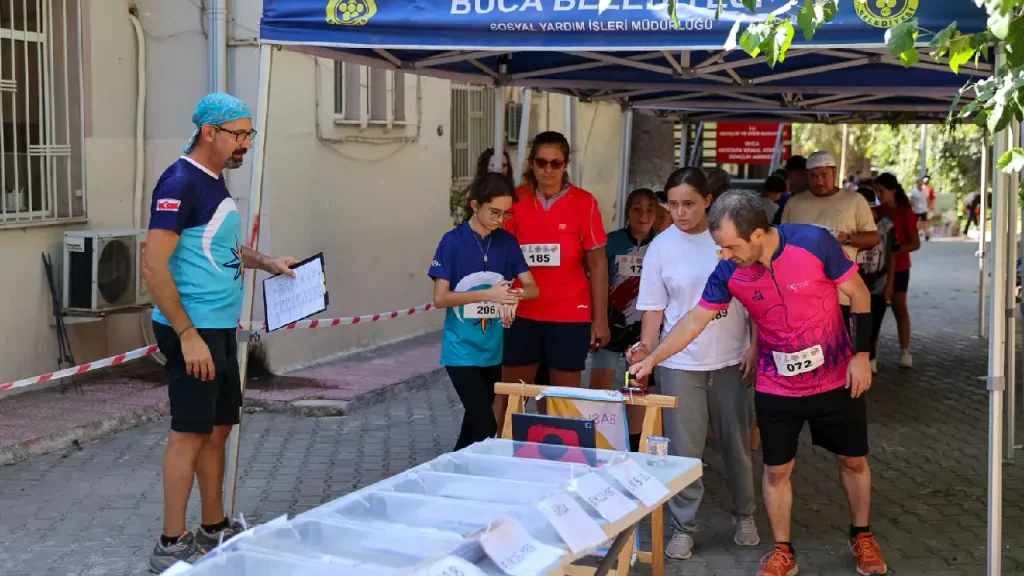 Buca’da oryantiring rüzgarı esti: İzmir’in kurtuluşu sporla taçlandı
