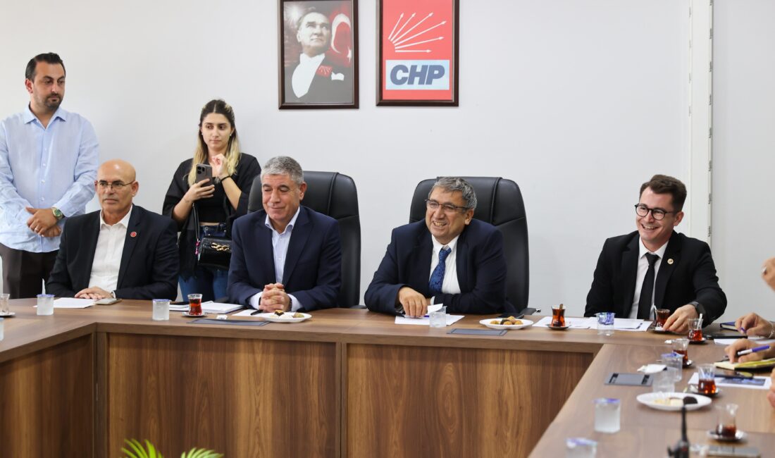 Buca Belediyesi’nin ev sahipliğinde gerçekleştirilen Atık Yönetimi Koordinasyon Toplantısı’nda kamu