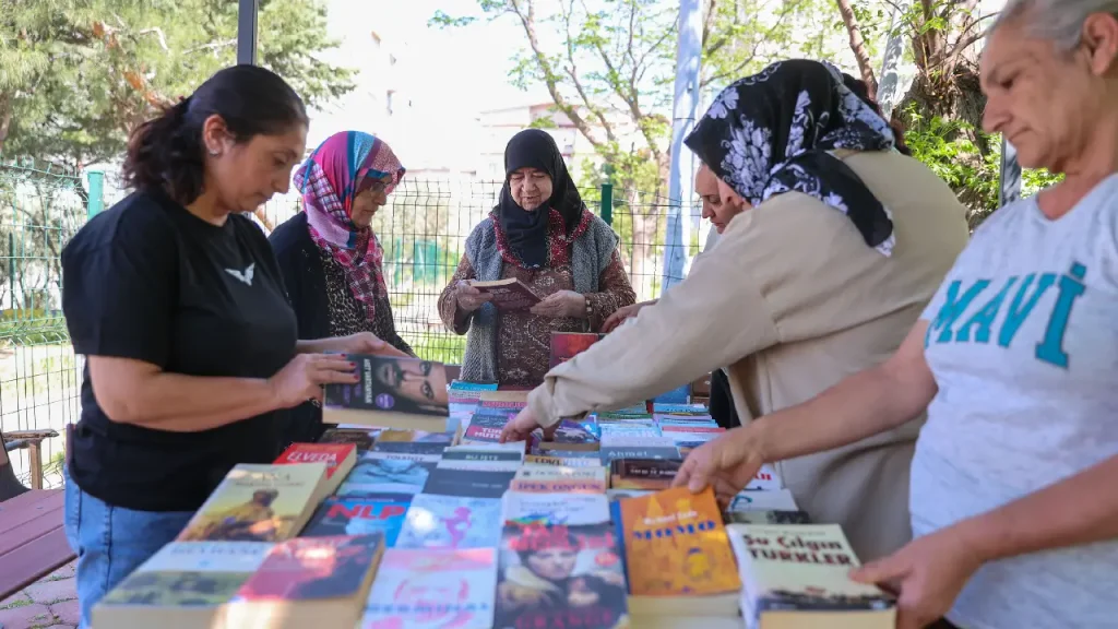 Buca’da “Kitap Değişim Günleri” köylere taşınıyor