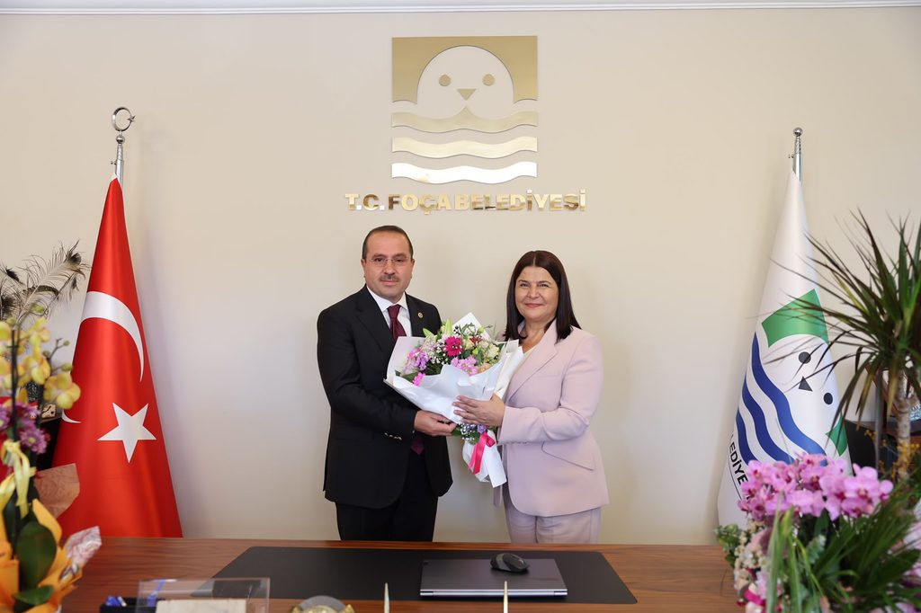 Kırkpınar’dan Foça’ya çıkarma: “Birikmiş sorunları el ele vererek çözeceğiz" 1 Kırkpınar’dan Foça’ya çıkarma: “Birikmiş sorunları el ele vererek çözeceğiz"