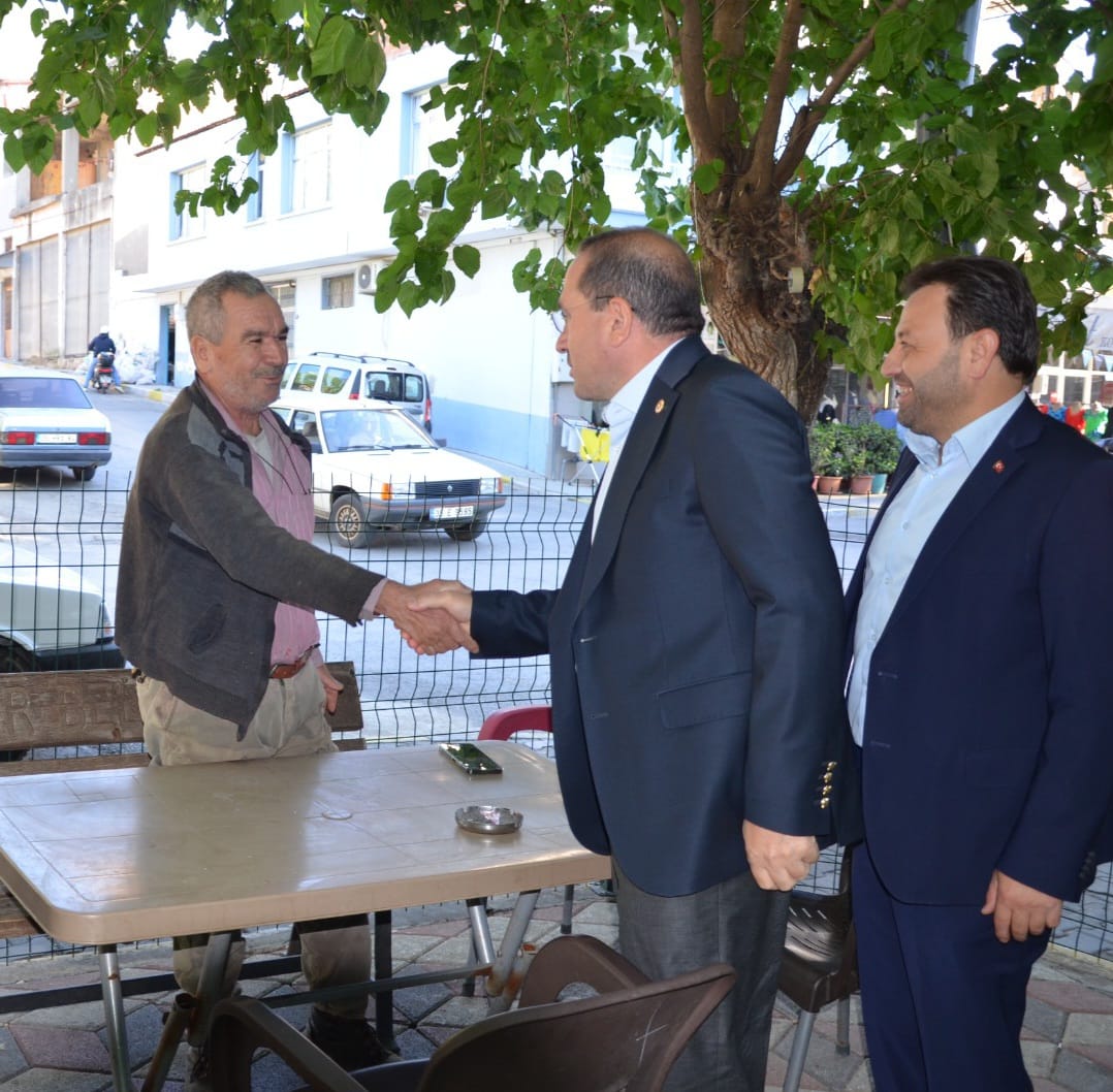 AK Partili Kırkpınar sahada: "Her zaman esnafımızın ve üreticimizin yanındayız"