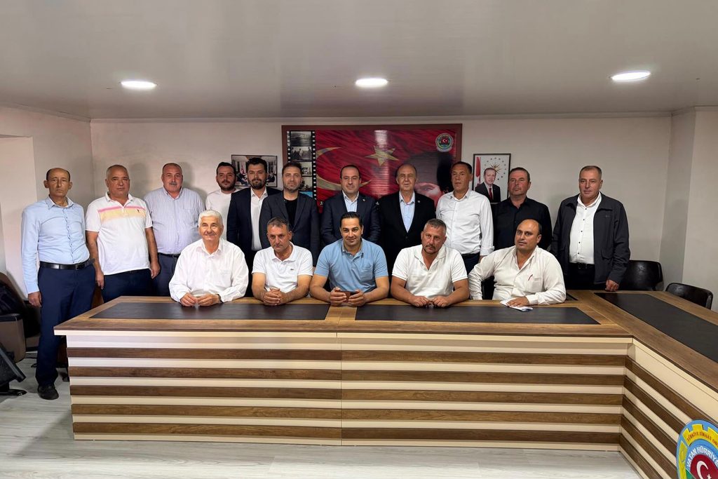 AK Partili Kırkpınar sahada: "Her zaman esnafımızın ve üreticimizin yanındayız" 1 AK Partili Kırkpınar sahada: "Her zaman esnafımızın ve üreticimizin yanındayız"