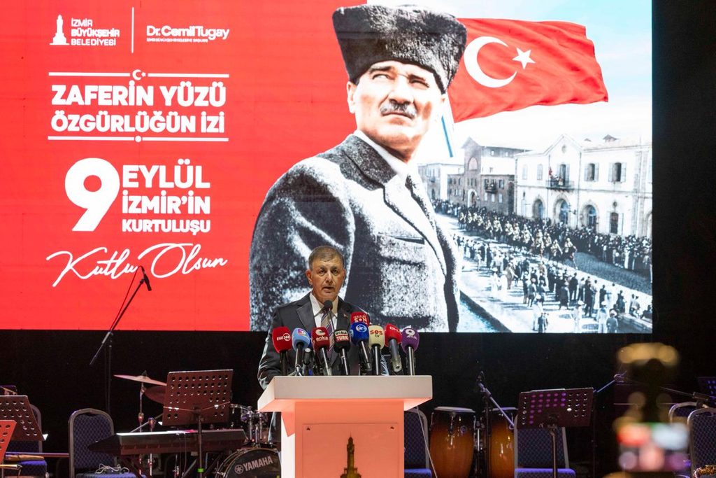 İzmir'in 104 yıllık kurtuluş resepsiyonunda Cemil Tugay'dan net mesaj: "Şimdi çalışma ve başarma sırası bizde"
